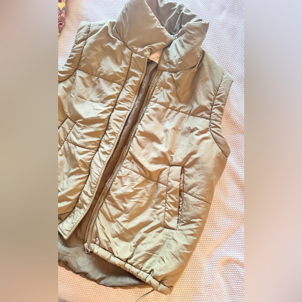 ALTAR’D STATE Olive Green Quilted Puffer Vest w High Neck - Picture 3 of 12